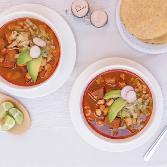 Chata, Pozole Pork With Hominy Soup, Can 25 Oz, high-quality ingredients, authentic Mexican food, no refrigeration required.