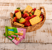 Tosh, Yogurt And Strawberry Cookies, 5.24 Oz
